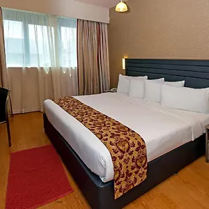  Отель Central Paris Hotel, Baniyas Square